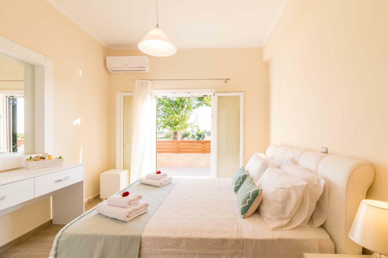Villa Nissos Línia Buitenkant foto